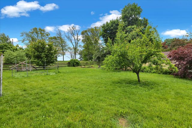 90 FRICKS LOCK RD, Pottstown, PA 19465