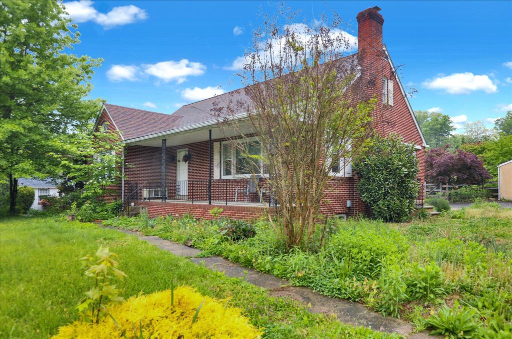 90 FRICKS LOCK RD, Pottstown, PA 19465