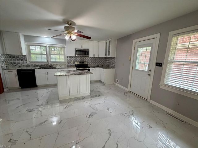 1452 E Pembroke AVE, Hampton, VA 23663