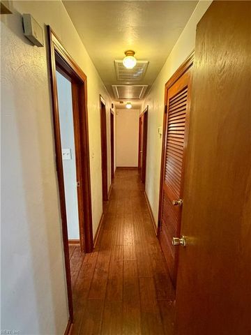 1452 E Pembroke AVE, Hampton, VA 23663