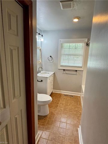 1452 E Pembroke AVE, Hampton, VA 23663