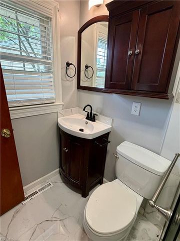 1452 E Pembroke AVE, Hampton, VA 23663