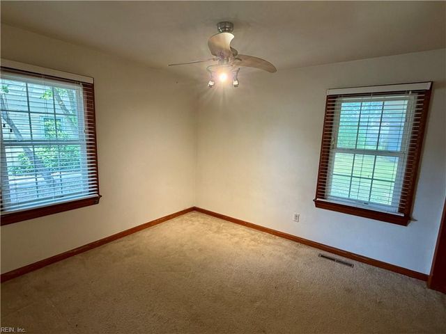 1452 E Pembroke AVE, Hampton, VA 23663