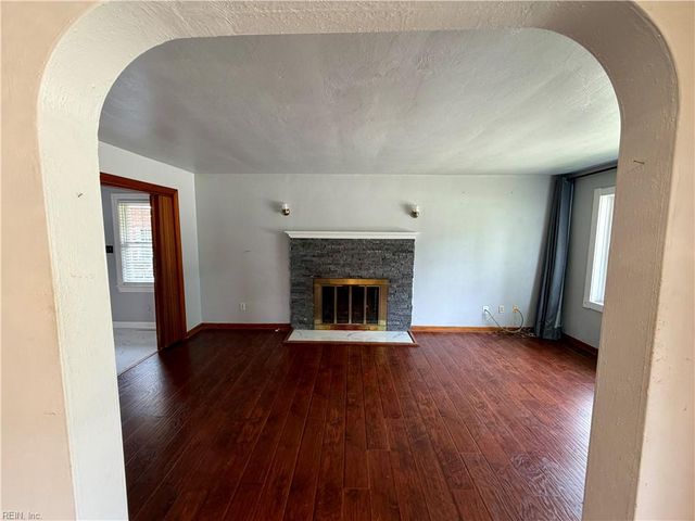 1452 E Pembroke AVE, Hampton, VA 23663