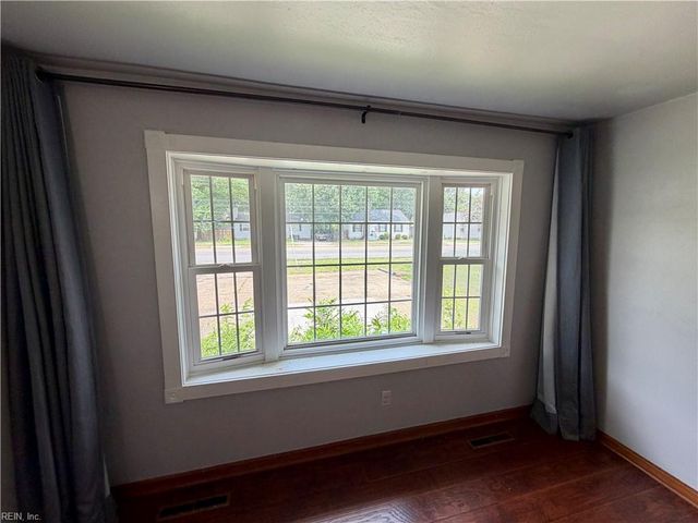 1452 E Pembroke AVE, Hampton, VA 23663