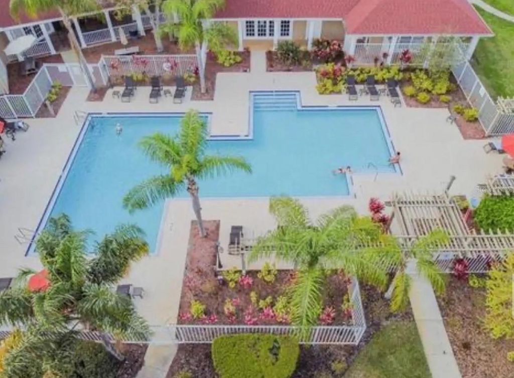 Image 6 of property listing at Address unavailable.