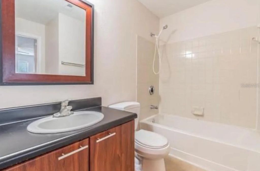 Image 7 of property listing at Address unavailable.