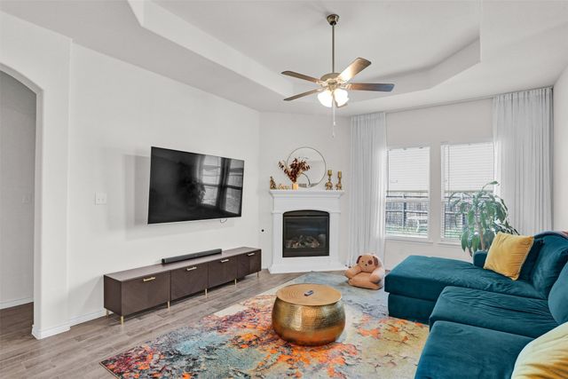 10601 Ponderosa Trail, Aubrey, TX 76227