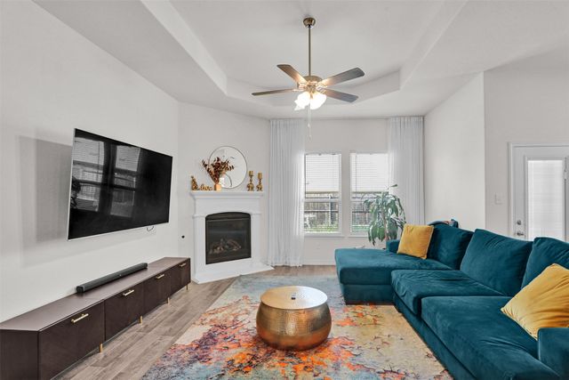 10601 Ponderosa Trail, Aubrey, TX 76227