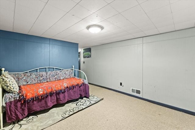 4 Little Tree Ln, Bellingham, MA 02019