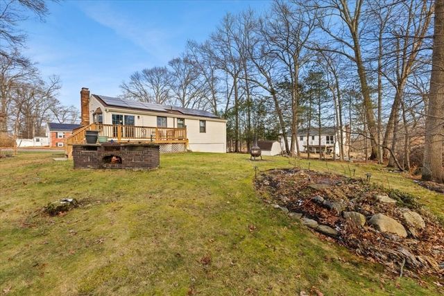 4 Little Tree Ln, Bellingham, MA 02019