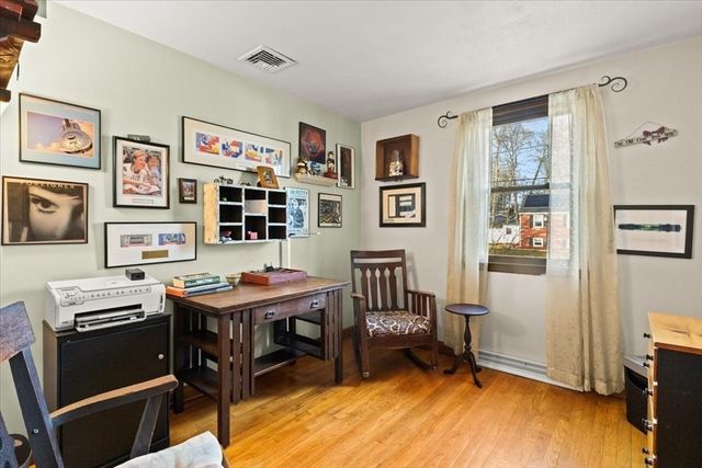 4 Little Tree Ln, Bellingham, MA 02019