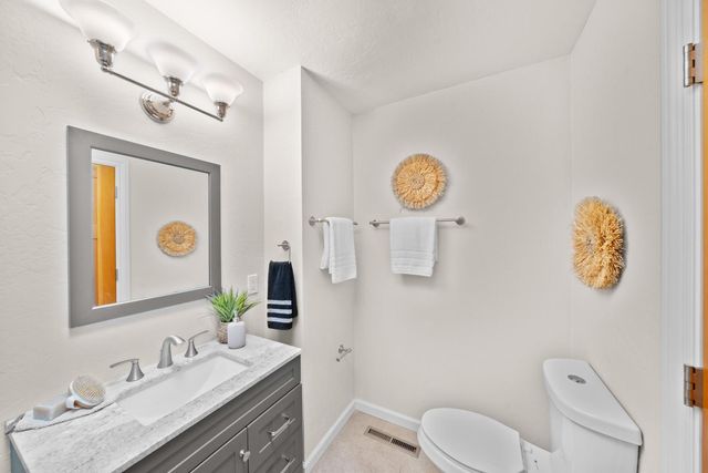 114 Pinecrest Ave, Auburn, CA 95603