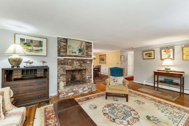 2 Glendale Road, North Hampton, NH 03862
