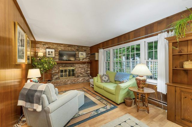 2 Glendale Road, North Hampton, NH 03862