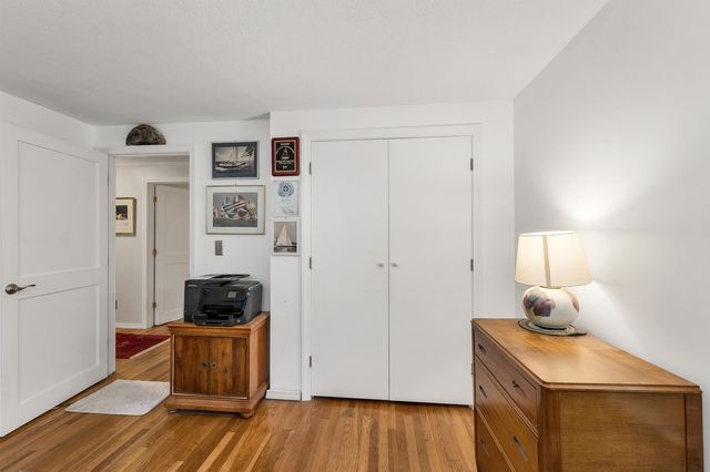 2 Glendale Road, North Hampton, NH 03862