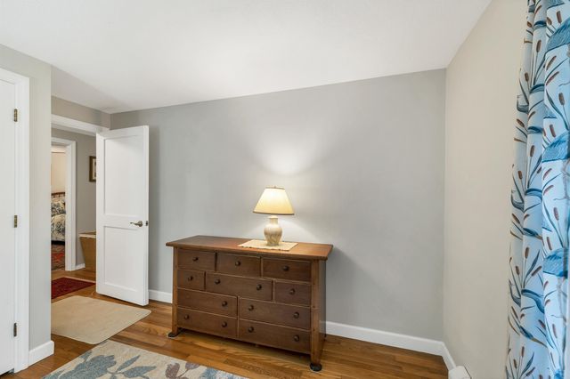 2 Glendale Road, North Hampton, NH 03862