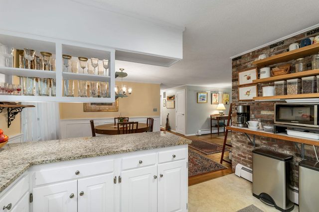 2 Glendale Road, North Hampton, NH 03862