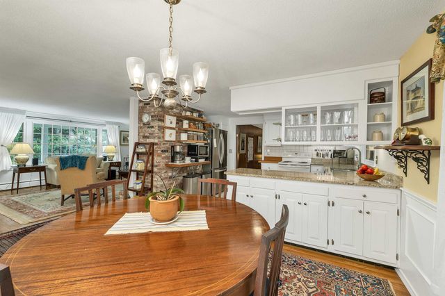 2 Glendale Road, North Hampton, NH 03862