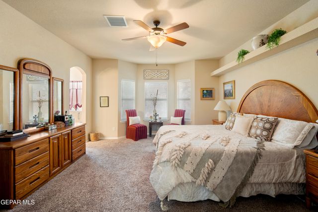 5805 WALES Drive, Sunland Park, NM 88008