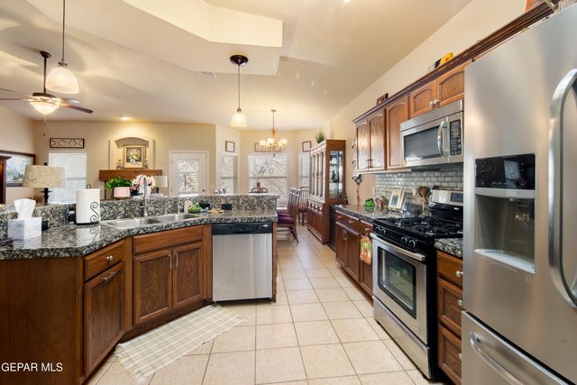 5805 WALES Drive, Sunland Park, NM 88008