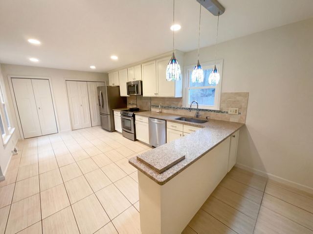 112 Palmetto Bluff Drive, North Charleston, SC 29418