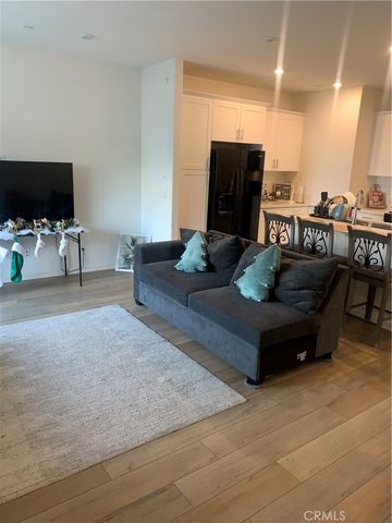 985 W Clover Avenue, Rialto, CA 92376