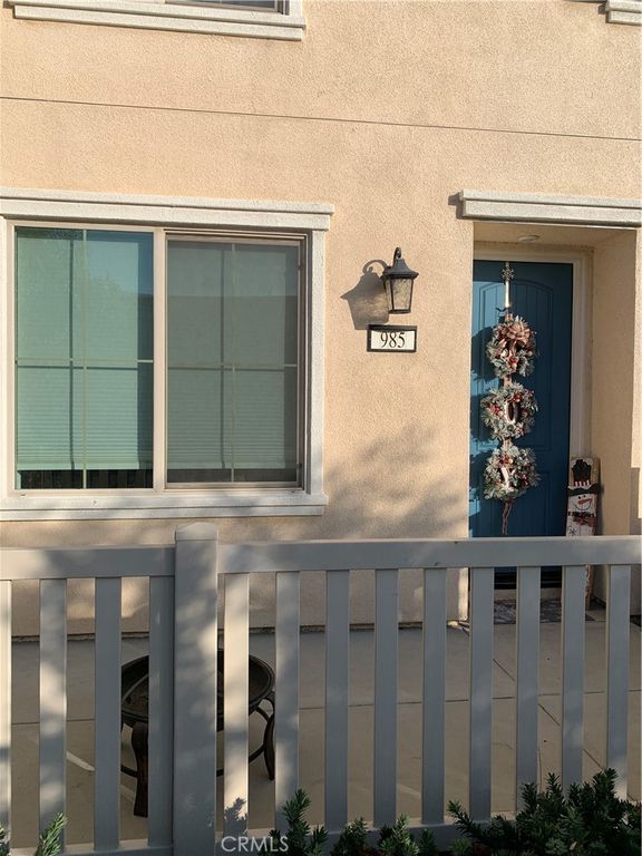 985 W Clover Avenue, Rialto, CA 92376