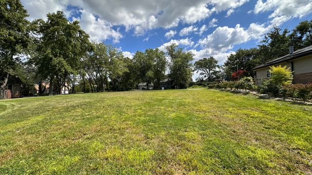 7240 Giddings Avenue, Burr Ridge, IL 60527