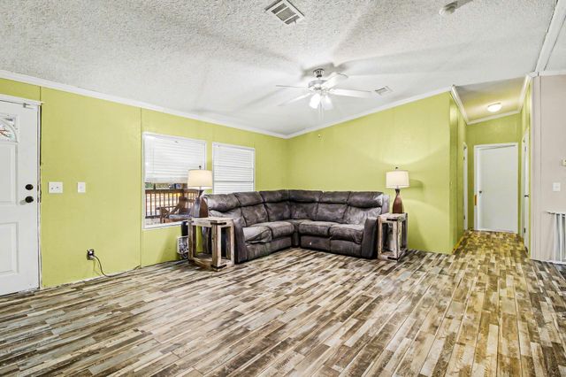 489 Cedar Valley Road, Livingston, TX 77351