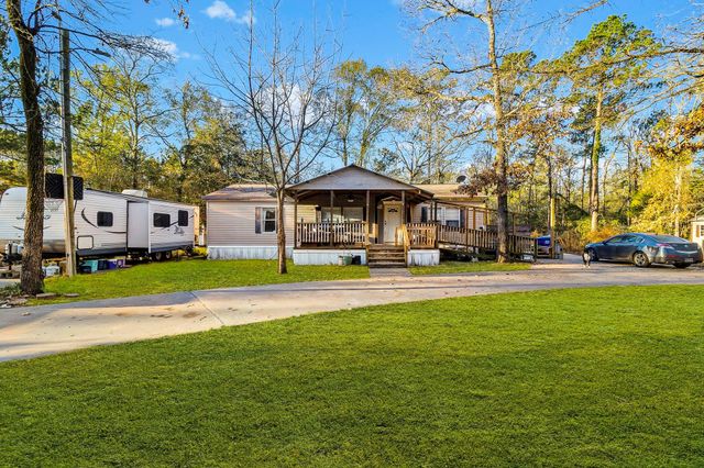 489 Cedar Valley Road, Livingston, TX 77351