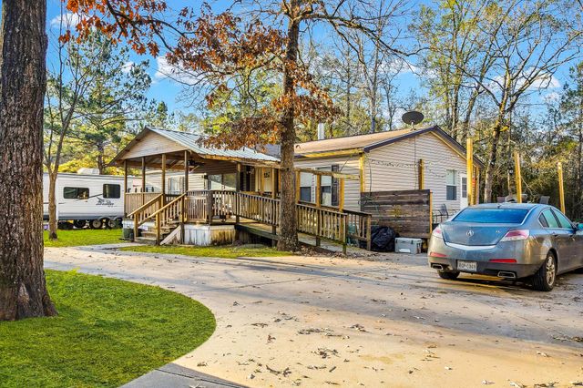 489 Cedar Valley Road, Livingston, TX 77351