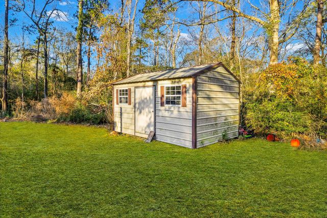 489 Cedar Valley Road, Livingston, TX 77351