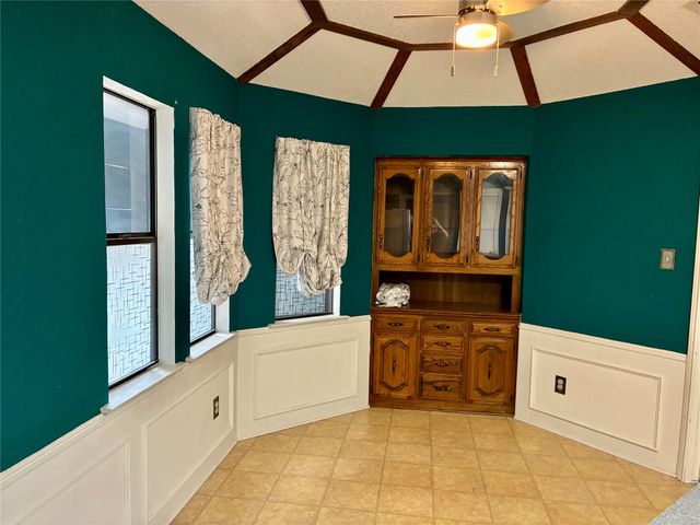 2405 Country Valley Road, Garland, TX 75041