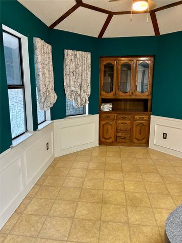 2405 Country Valley Road, Garland, TX 75041