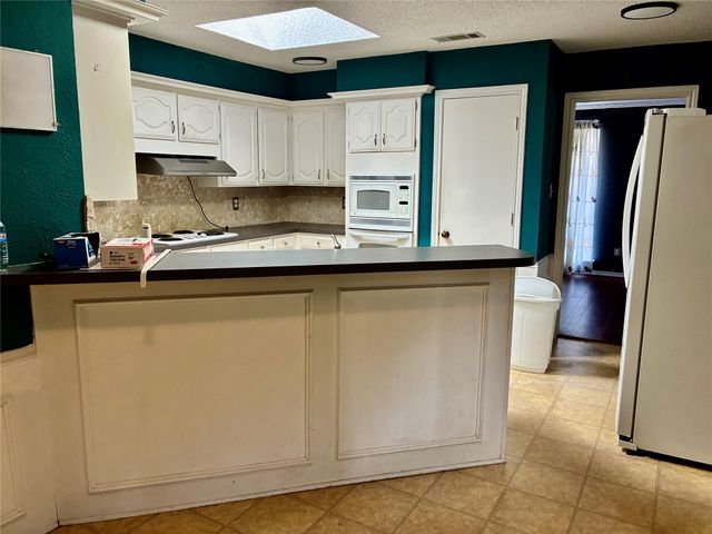 2405 Country Valley Road, Garland, TX 75041