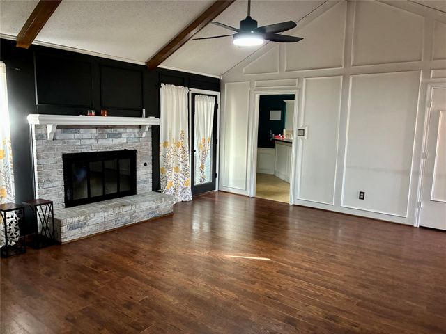 2405 Country Valley Road, Garland, TX 75041