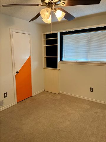 2405 Country Valley Road, Garland, TX 75041