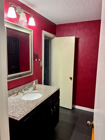 2405 Country Valley Road, Garland, TX 75041