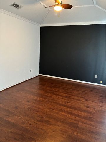 2405 Country Valley Road, Garland, TX 75041