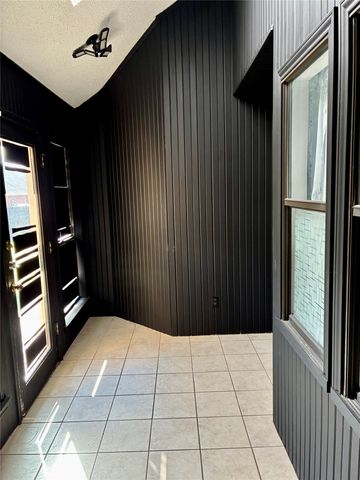 2405 Country Valley Road, Garland, TX 75041