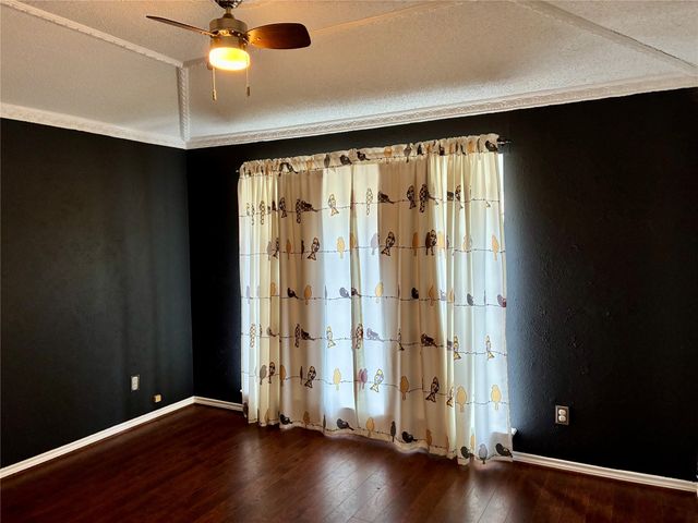 2405 Country Valley Road, Garland, TX 75041