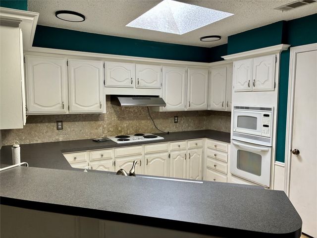 2405 Country Valley Road, Garland, TX 75041