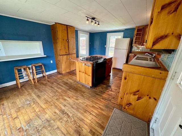 162 Town Forest Road, Barnet, VT 05821