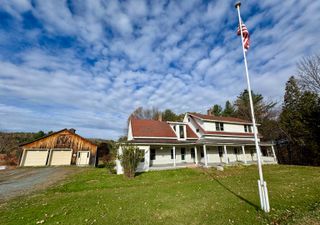 162 Town Forest Road, Barnet, VT 05821