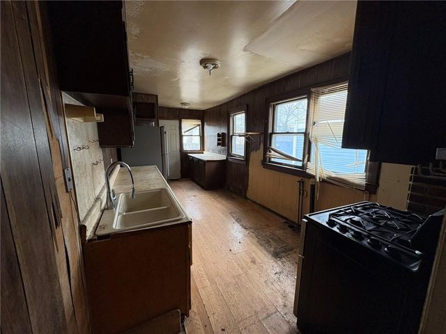 5728 Forest Avenue, Kansas City, MO 64110