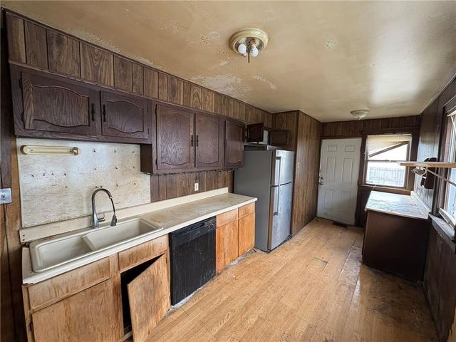 5728 Forest Avenue, Kansas City, MO 64110