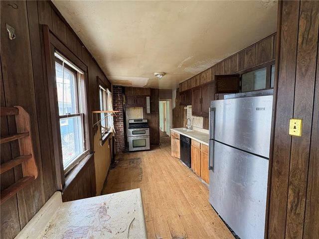 5728 Forest Avenue, Kansas City, MO 64110