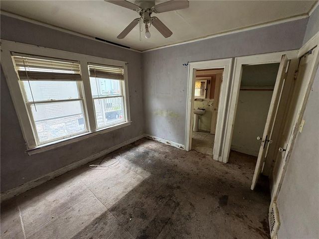 5728 Forest Avenue, Kansas City, MO 64110