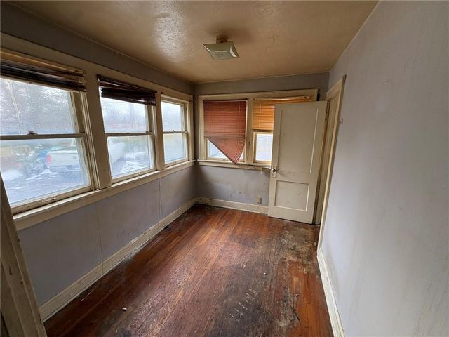 5728 Forest Avenue, Kansas City, MO 64110